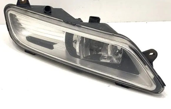 Volkswagen PASSAT B7 Front fog light 