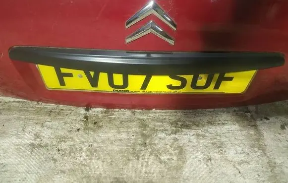 Citroen C3 Trunk door license plate light bar 