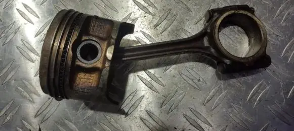 Honda Civic Piston with connecting rod