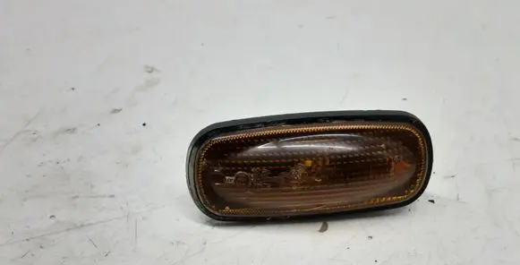 Land Rover Freelander Front fender indicator light