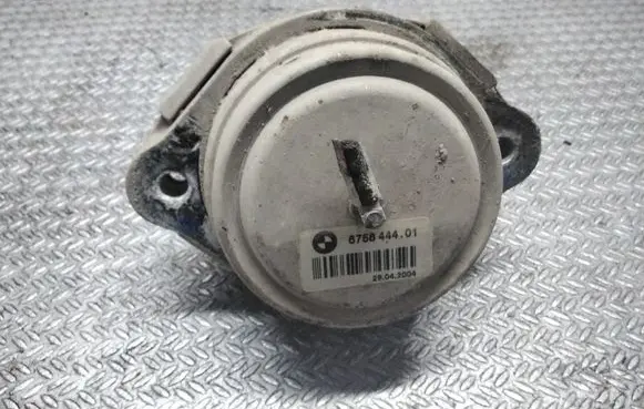 BMW X5 E53 Engine mount bracket 675844401