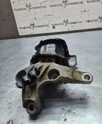 Renault Captur Engine mount bracket 112845638R A61137580782