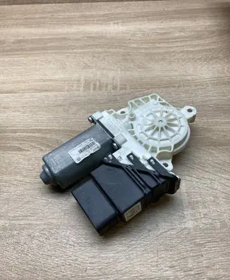Volkswagen PASSAT B6 Rear door window regulator motor 1K0959703F 993424200