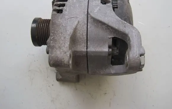 BMW 4 F36 Gran coupe Generator/alternator 7605478