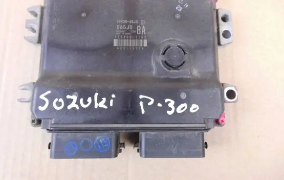 Suzuki Grand Vitara II Engine control unit/module 3392065J0 1123001152 065J0