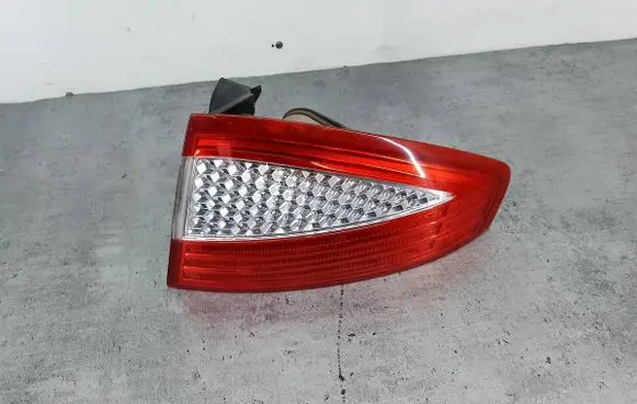 Rear/tail lights