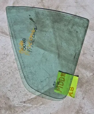 Volkswagen Bora Rear vent window glass 43R0008880 DOT36AS2M24