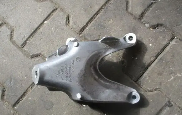 Audi A3 S3 8P Front shock absorber with coil spring AUDI8W0199307E