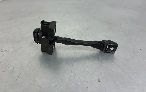 BMW 2 F46 Front door check strap stopper 7404897