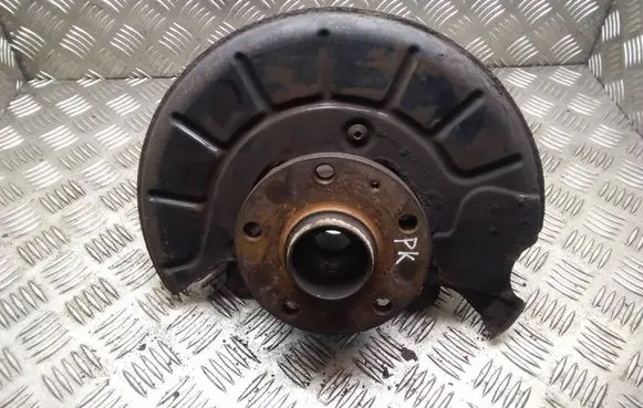 Volkswagen Touran I Front wheel hub