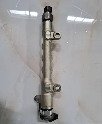 Toyota Avensis T270 Fuel main line pipe 8945820050 09K03722 12K05272