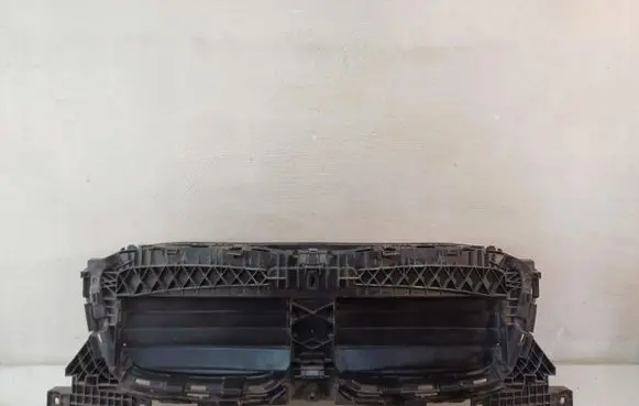 BMW iX3 G08 Radiator trim T205826