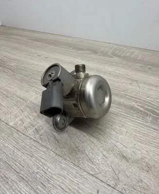BMW 7 F01 F02 F03 F04 Fuel injection high pressure pump 7595339 0314712