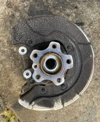 BMW 5 G30 G31 Rear wheel hub 6869788