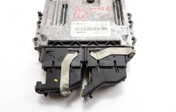 Ford Focus Engine control unit/module CV6112A650YH CV6A12B684BB 0261S08473