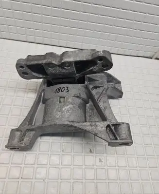 Peugeot 308 Engine mount bracket 4A103720 AIS19003