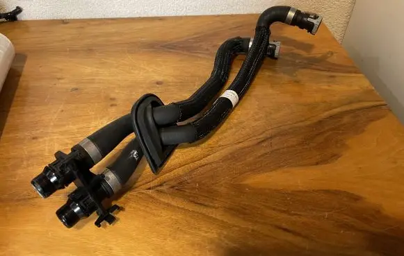 Land Rover Discovery Sport Air intake hose/pipe K8D218C266BC