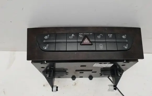Mercedes-Benz CLS C219 Seat heating switch A2196800614 AEF08ZB