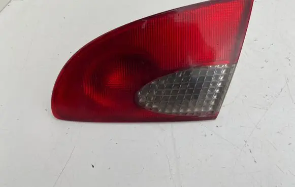 Toyota Avensis T220 Tailgate rear/tail lights 23300202