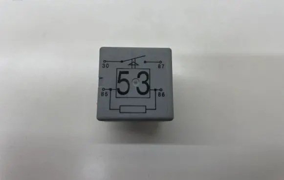 Volkswagen Golf V Other relay 141951253B