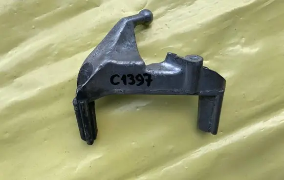 Mercedes-Benz C W203 Engine mounting bracket A6460160038