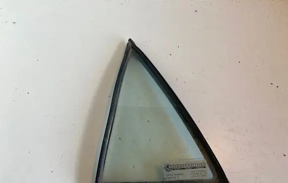 Toyota Corolla E110 Rear vent window glass 