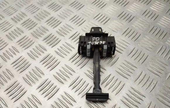 Opel Vivaro Front door check strap stopper 