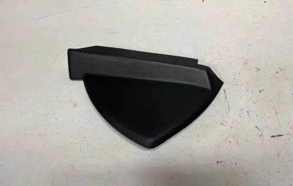 Mercedes-Benz C W204 Dashboard side end trim A2046800178