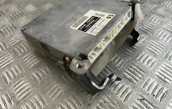 Toyota Corolla Verso E121 Engine control unit/module 8966113070 1752008111