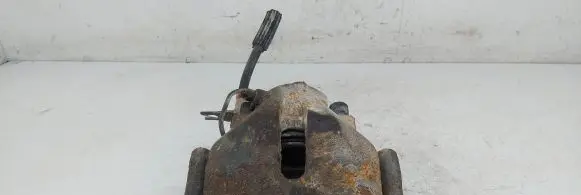 Volkswagen PASSAT B5 Front brake caliper