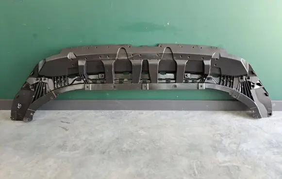 Audi Q8 Front bumper skid plate/under tray 4M8807611A 4M8.807.611.A