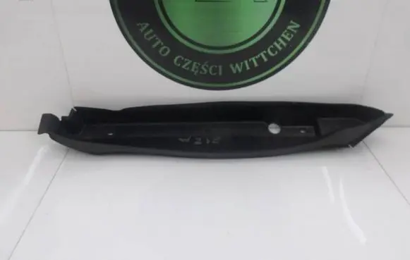 Mercedes-Benz CLS C218 X218 Fender end trim A2188690225