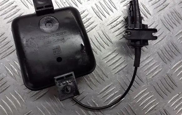 Opel Astra H Vacuum air tank 90502721