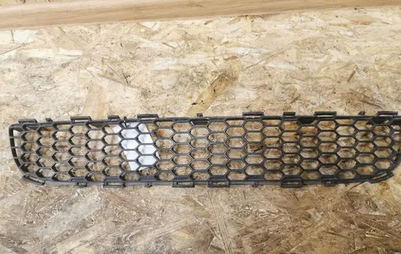 Toyota Corolla E120 E130 Front bumper lower grill 531120F010