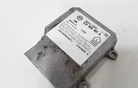 Skoda Fabia Mk1 (6Y) Airbag control unit/module 1C0909601A