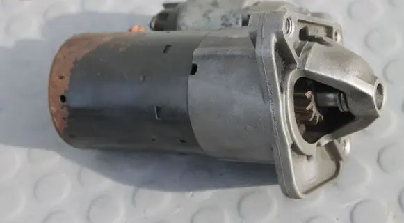 Nissan Juke I F15 Starter motor