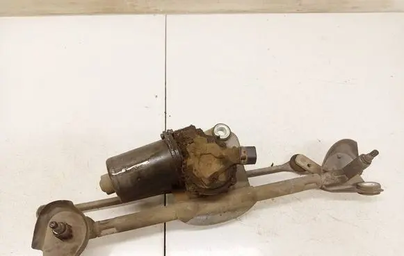 Toyota Yaris Front wiper linkage and motor 