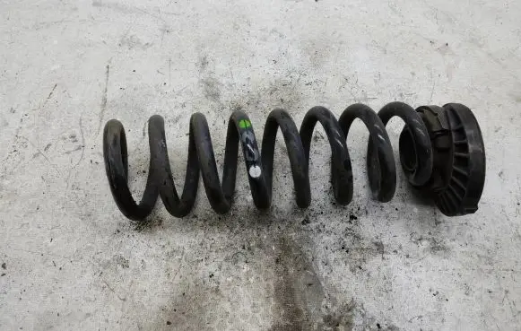 Mercedes-Benz C W205 Rear coil spring