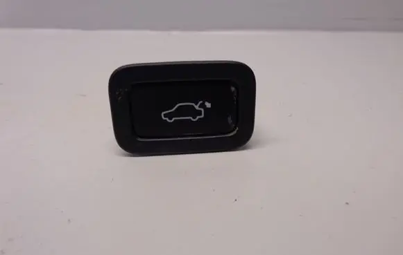 Volvo XC70 Tailgate/boot open switch button 30739237