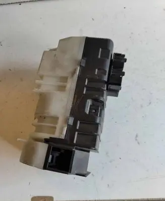 Mercedes-Benz CLS C218 X218 Central locking vacuum pump 0132006400