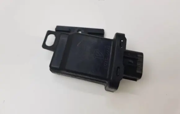 Toyota RAV 4 (XA30) Door control unit/module 48411010620 8999130050