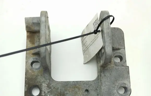 Ford Edge I Engine mounting bracket 7T436B033AE