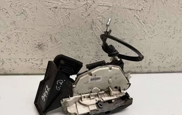 Skoda Yeti (5L) Rear door lock 5E0839016