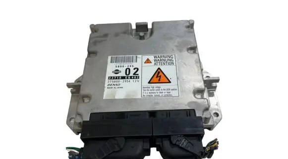 Nissan X-Trail T30 Engine control unit/module 23710EQ402 5800295 2758002954
