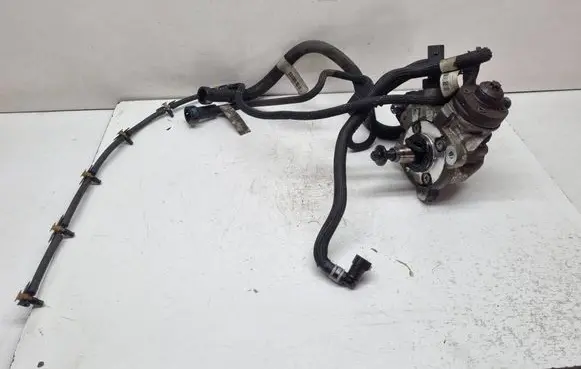 BMW X3 F25 Fuel injection high pressure pump 7823463