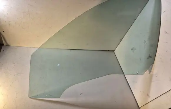 Peugeot 206 Front door window glass four-door 43R000464