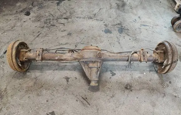 Isuzu D-Max Rear axle beam with reductor 