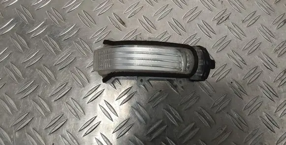 Toyota Auris 150 Mirror indicator light 