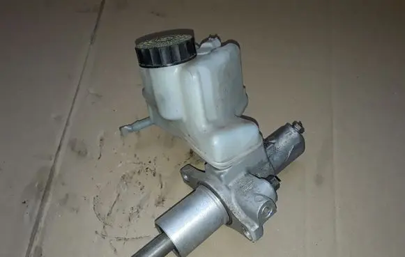 Mercedes-Benz E W212 Master brake cylinder A2044300002 03350890051