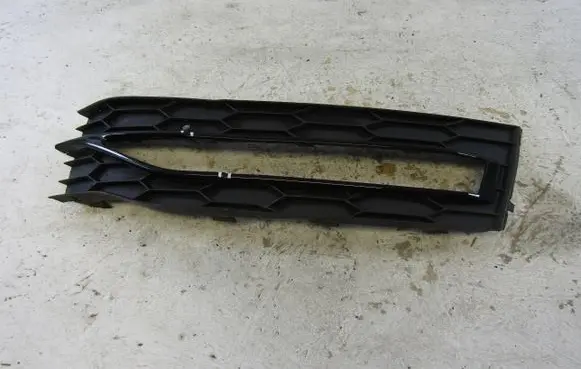 Skoda Superb B8 (3V) Front bumper lower grill 3V0853666B